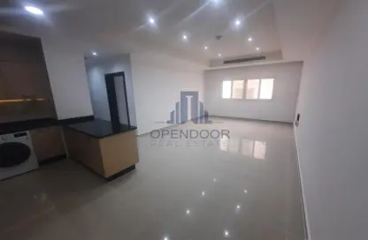 Apartment - 2 Bedrooms - 2 Bathrooms for rent in RASTEC 24 - Al Kinana Street - Al Sadd - Doha