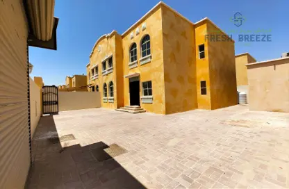 Villa - 4 Bedrooms - 4 Bathrooms for rent in Ain Khaled - Doha
