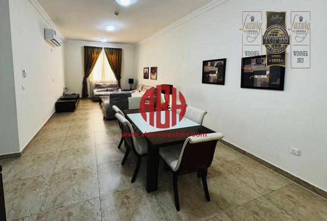 Apartment - 2 Bedrooms - 2 Bathrooms for rent in Al Darwish Building - Al Sadd - Al Sadd - Doha