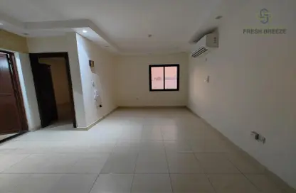 Apartment - 1 Bedroom - 1 Bathroom for rent in Umm Ghuwailina 4 - Umm Ghuwailina - Doha