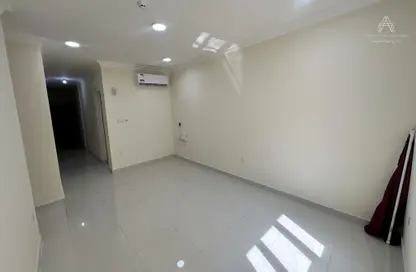 Apartment - 3 Bedrooms - 2 Bathrooms for rent in Bin Omran - Fereej Bin Omran - Doha