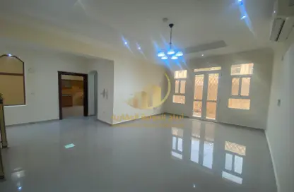 Villa - 4 Bedrooms - 4 Bathrooms for rent in Wadi Al Markh - Muraikh - AlMuraikh - Doha