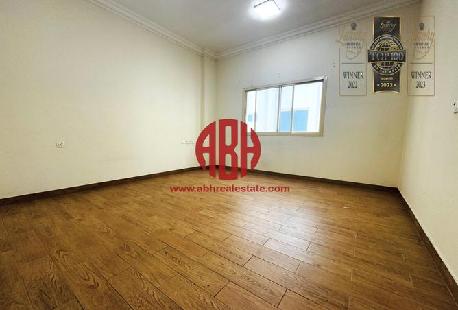 Apartment - 2 Bedrooms - 2 Bathrooms for rent in Al Nasr Street - Al Nasr - Doha