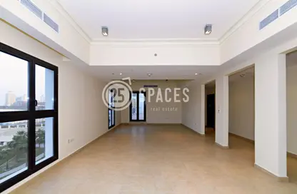 Apartment - 4 Bedrooms - 5 Bathrooms for rent in Carnaval - Qanat Quartier - The Pearl Island - Doha