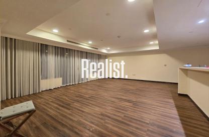 Apartment - 2 Bedrooms - 2 Bathrooms for rent in East Porto Drive - Porto Arabia - The Pearl Island - Doha