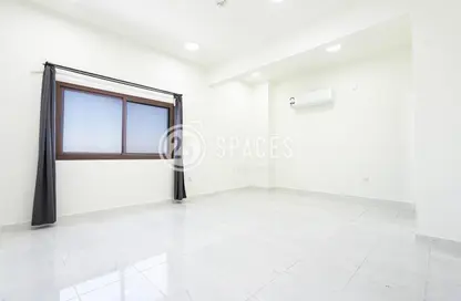 Apartment - 1 Bathroom for rent in Wholesale Market Street - Abu Hamour - Doha