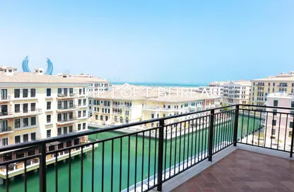 Apartment - 2 Bedrooms - 3 Bathrooms for rent in Carnaval - Qanat Quartier - The Pearl Island - Doha