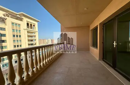 Apartment - 3 Bedrooms - 5 Bathrooms for sale in Tower 9 - Porto Arabia - The Pearl Island - Doha