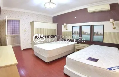 Apartment - 2 Bedrooms - 2 Bathrooms for rent in Thabit Bin Zaid Street - Al Mansoura - Doha