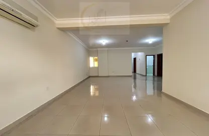 Apartment - 3 Bedrooms - 3 Bathrooms for rent in Ramada Commercial Building - Al Rawabi Street - Al Muntazah - Doha