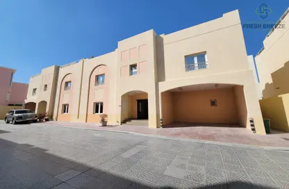 Villa - 5 Bedrooms - 4 Bathrooms for rent in Izghawa - Izghawa - Doha