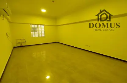 Apartment - 2 Bedrooms - 2 Bathrooms for rent in Al Zubair Bakkar Street - Al Sadd - Doha