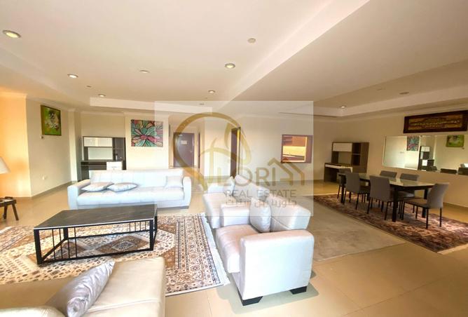 Apartment - 2 Bedrooms - 4 Bathrooms for rent in West Porto Drive - Porto Arabia - The Pearl Island - Doha