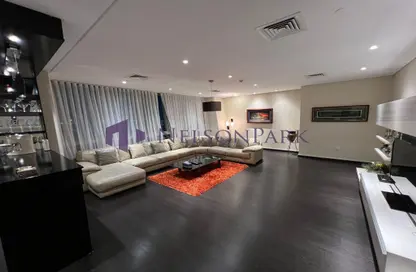 Apartment - 3 Bedrooms - 5 Bathrooms for rent in Zig Zag Tower B - Zig Zag Towers - West Bay - Doha