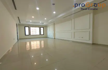 Apartment - 2 Bedrooms - 3 Bathrooms for rent in East Porto Drive - Porto Arabia - The Pearl Island - Doha