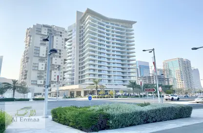 Apartment - 2 Bedrooms - 3 Bathrooms for rent in Jawharat Lusail - Marina District - Lusail