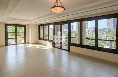 Apartment - 1 Bedroom - 2 Bathrooms for rent in Tower 6 - Porto Arabia - The Pearl Island - Doha