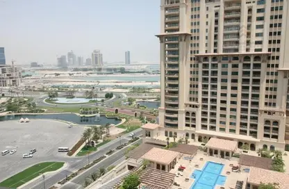 Apartment - 1 Bedroom - 2 Bathrooms for sale in Burj Eleganté - Porto Arabia - The Pearl Island - Doha