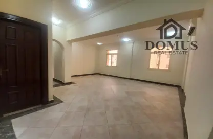 Apartment - 2 Bedrooms - 2 Bathrooms for rent in Bin Dirham 2 - Al Mansoura - Doha