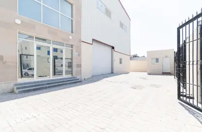 Warehouse - Studio - 2 Bathrooms for rent in Birkat Al Awamer - Al Wakra