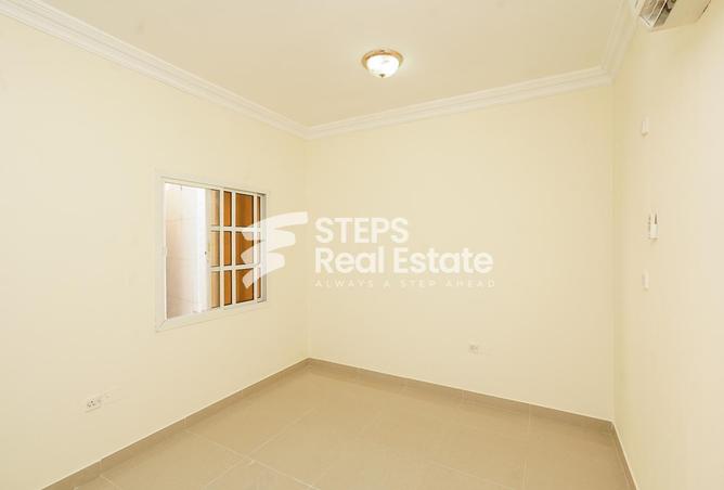 Apartment - 2 Bedrooms - 1 Bathroom for rent in Anas Street - Fereej Bin Mahmoud North - Fereej Bin Mahmoud - Doha