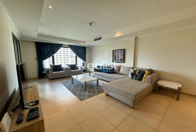 Apartment - 1 Bedroom - 2 Bathrooms for rent in Tower 4 - Porto Arabia - The Pearl Island - Doha