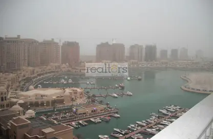 Apartment - 2 Bedrooms - 2 Bathrooms for rent in Sabban Towers - Porto Arabia - The Pearl Island - Doha