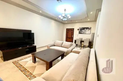 Apartment - 2 Bedrooms - 2 Bathrooms for rent in Asim Bin Omar Street - Al Mansoura - Doha