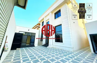 Villa - Studio - 5 Bathrooms for rent in Al Hanaa Street - Al Gharrafa - Doha