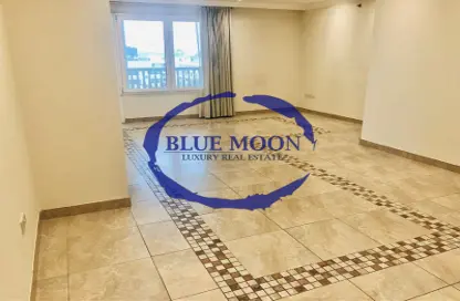 Apartment - 1 Bedroom - 2 Bathrooms for rent in Piazza Arabia - Porto Arabia - The Pearl Island - Doha