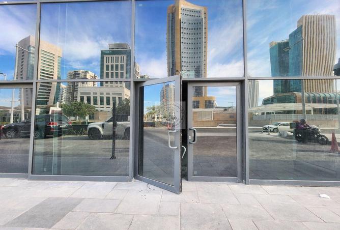 Shop - Studio - 2 Bathrooms for rent in Lusail City - Lusail