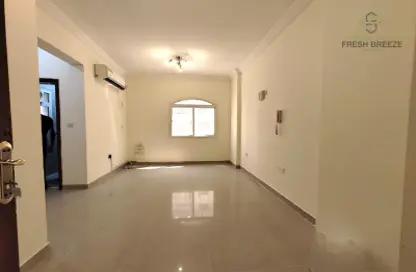 Apartment - 3 Bedrooms - 2 Bathrooms for rent in Al Mansoura - Al Mansoura - Doha