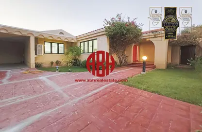 Compound - 3 Bedrooms - 4 Bathrooms for rent in Urwa Bin Masoud Street - Al Messila - Doha