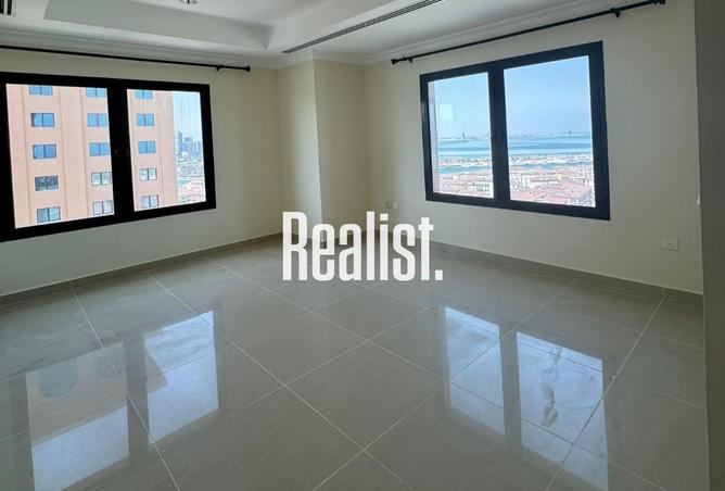 Apartment - 2 Bedrooms - 3 Bathrooms for sale in East Porto Drive - Porto Arabia - The Pearl Island - Doha