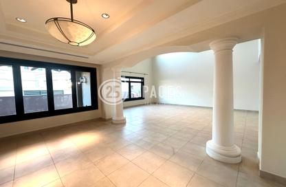 Townhouse - 4 Bedrooms - 5 Bathrooms for rent in Viva West - Viva Bahriyah - The Pearl Island - Doha