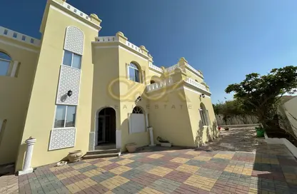 Villa - 5 Bedrooms for rent in Onaiza - Onaiza - Doha