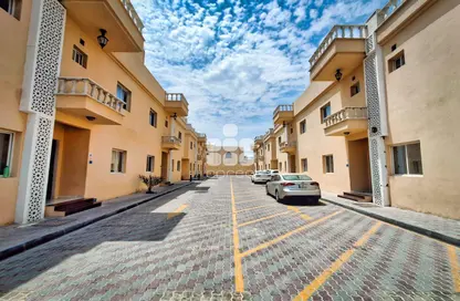 Villa - 5 Bedrooms - 5 Bathrooms for rent in Ain Khalid Gate - Ain Khaled - Doha