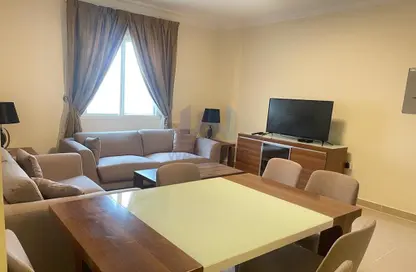 Apartment - 2 Bedrooms - 2 Bathrooms for rent in Al Aman Street - Umm Ghuwailina - Doha