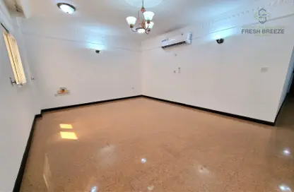 Apartment - 1 Bedroom - 1 Bathroom for rent in Umm Ghwailina Comm - Umm Ghuwalina - Umm Ghuwailina - Doha