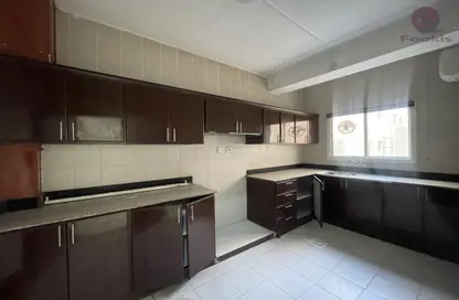 Apartment - 2 Bedrooms - 2 Bathrooms for rent in Al Kinana Street - Al Mirqab - Doha