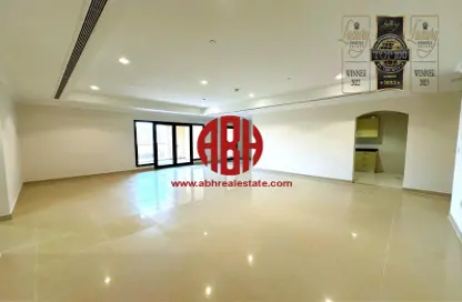 Apartment - 2 Bedrooms - 3 Bathrooms for rent in Tower 16 - Porto Arabia - The Pearl Island - Doha