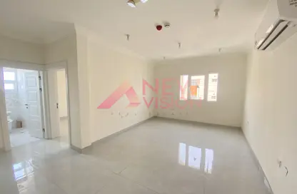 Apartment - 2 Bedrooms - 2 Bathrooms for rent in Bin Omran - Fereej Bin Omran - Doha