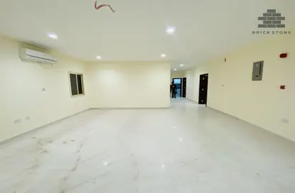 Apartment - 4 Bedrooms - 2 Bathrooms for rent in Fereej Abdul Aziz - Fereej Abdul Aziz - Doha