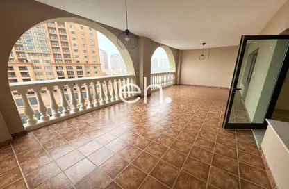 Apartment - 1 Bedroom - 2 Bathrooms for rent in Tower 16 - Porto Arabia - The Pearl Island - Doha