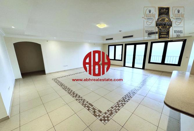 Apartment - 3 Bedrooms - 4 Bathrooms for rent in Tower 28 - Porto Arabia - The Pearl Island - Doha