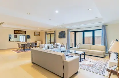 Apartment - 2 Bedrooms - 3 Bathrooms for rent in East Porto Drive - Porto Arabia - The Pearl Island - Doha