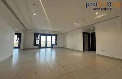 Apartment - 2 Bedrooms - 3 Bathrooms for rent in East Porto Drive - Porto Arabia - The Pearl Island - Doha