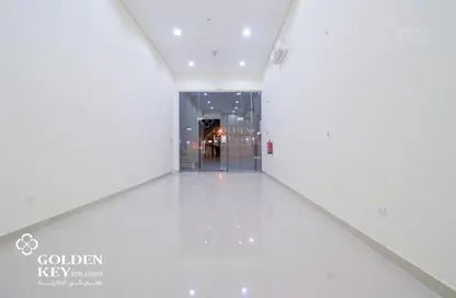 Shop - Studio - 2 Bathrooms for rent in Street 870 - Al Duhail South - Al Duhail - Doha