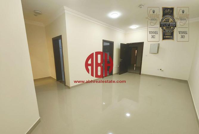 Apartment - 2 Bedrooms - 2 Bathrooms for rent in Kulaib Street - Kulaib Street - Doha