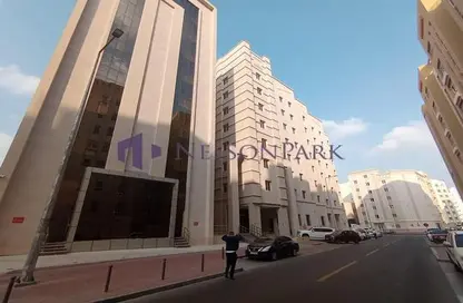 Apartment - 1 Bedroom - 2 Bathrooms for rent in Thabit Bin Zaid Street - Al Mansoura - Doha